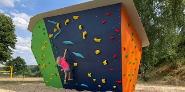 Neue Boulderanlage am Gesundheits- und Sportpark fertiggestellt  